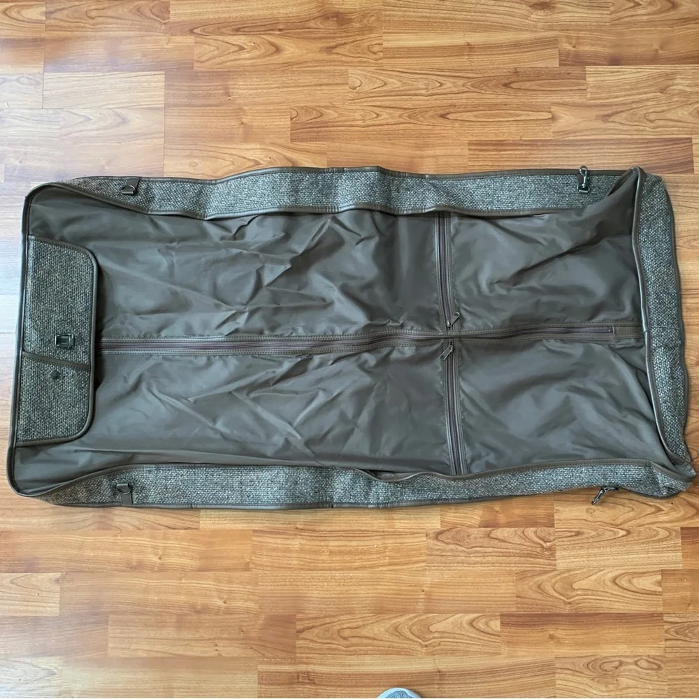 Frontier suit carrier luggage bag